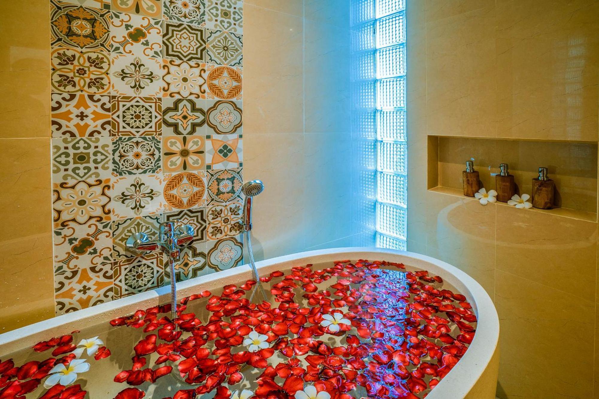 Kahayana Suites Ubud エクステリア 写真